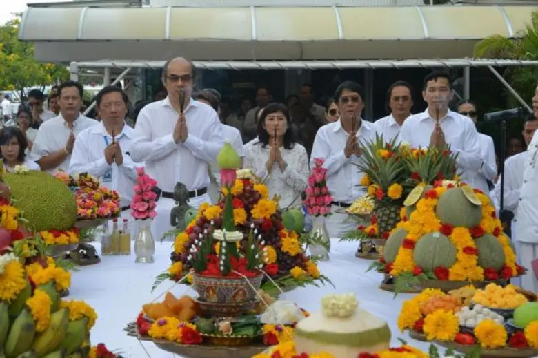 สถานีโทรทัศน์สีกองทัพบกช่อง 7 โดยคุณพลากร...