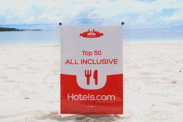 41 โรงแรมในไทยคว้ารางวัลโกลด์ จาก Hotels.com Loved by Guests Award 2016 ประเทศที่มีโรงแรมได้รับรางวัลระดับโกลด์มากที่สุดในเอเชีย ได้แก่ ญี่ปุ่น ไทย และเวียดนาม การตัดสินพิจารณาจากข้อมูลการรีวิวของผู้เข้าพักจริงกว่า 20 ล้านรีวิว