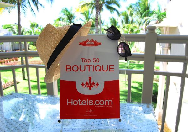 41 โรงแรมในไทยคว้ารางวัลโกลด์ จาก Hotels.com Loved by Guests Award 2016 ประเทศที่มีโรงแรมได้รับรางวัลระดับโกลด์มากที่สุดในเอเชีย ได้แก่ ญี่ปุ่น ไทย และเวียดนาม การตัดสินพิจารณาจากข้อมูลการรีวิวของผู้เข้าพักจริงกว่า 20 ล้านรีวิว