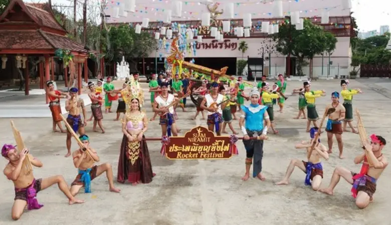 สยามนิรมิต สุดยอดการแสดง วิจิตร มหัศจรรย์...