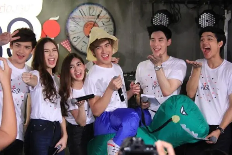 แฟนๆ ฟินต่อเนื่อง “เต๋า-มุก” กอดแน่น!!! ใน “Kiss the series รักต้องจูบ” ตอน “ปาร์ตี้เพราะคิดถึง” 1 พ.ค.นี้