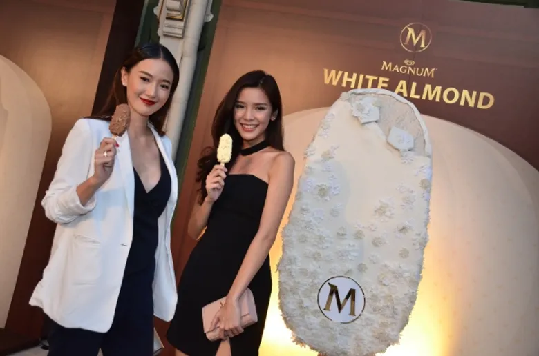 “แม็กนั่ม” ชวนคนดังฯ ร่วมดื่มด่ำความคลาสสิกไอศกรีม 3 รสชาติ เนรมิตพระราชวังพญาไท เปิดโชว์อลังฯ ระดับโลก