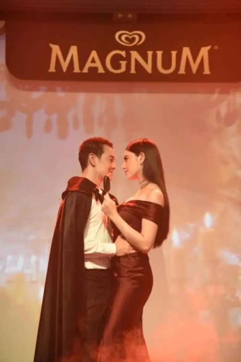 “ใหม่ – ดาวิกา” โชว์ประเดิมสุดปัง!! ครั้งแรกคู่ “ชาคริต”เปิดแคมเปญ “แม็กนั่ม – เทสต์ เดอะ คลาสสิก”