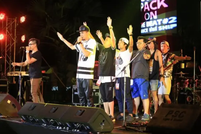 แฟนอีเอฟเอ็มนับหมื่นยึดหาด “Dance มันส์ Ship” ใน EFM Six Pack on The Beat #2