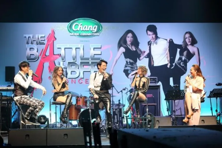 แถลงคอนเสิร์ต “นิว-จิ๋ว-อ๊อฟ” โชว์ความเผ็ช เปิดฉาก ฟาดฟันเสียง ฝุ่นตลบคาโต๊ะดินเนอร์