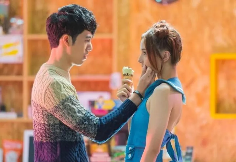 3 หนุ่ม “วี.อาร์.พี” โดนสาวจู่โจม! พลาดท่า เสียจูบ ลงเอ็มวี “ระวังติดใจ (Play With Me)”