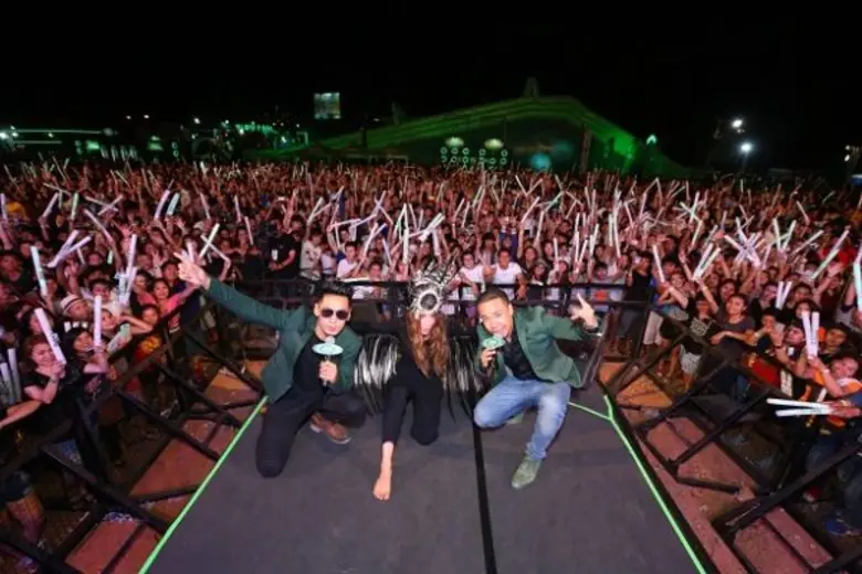 งาน “ช้าง คาร์นิวัล นีออน เดอะไนท์ Chang Carnival : Neon The Night” จ.ชลบุรี