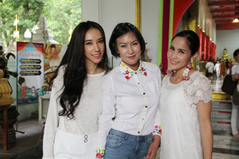 มิ้งค์-เพ็ญจันทร์ นำทีมนักแสดง ร่วมพิธีบวงสรวงเปิดตัวหนัง “ดารัมซาล่า ความหวังแห่งศรัทธา”