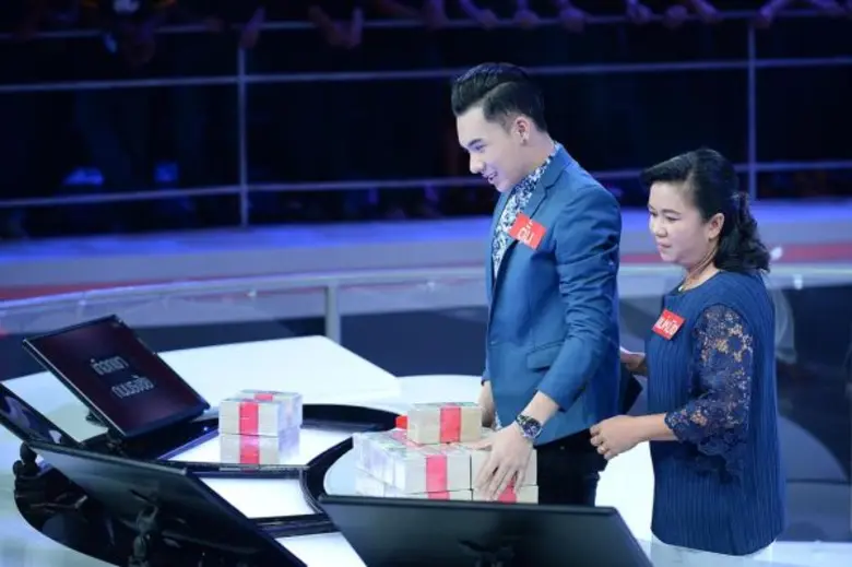 ทีวีไกด์: รายการ “The Money Drop ไทยแลนด์” “ตั้ม – วราวุธ” ควงคุณแม่ สู้คำถาม “เดอะมันนี่ดร็อปฯ” พิชิตแจ็กพอต เพื่อแม่!!!