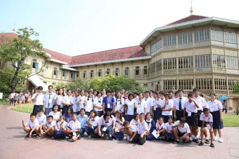 สำนักงานทรัพย์สินส่วนพระมหากษัตริย์ มอบทุนการศึกษา ประจำปี ๒๕๕๙ สานต่อการให้ไม่สิ้นสุด ก้าวสู่อนาคตการศึกษาอย่างมั่นคง