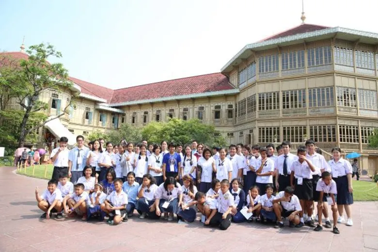 สำนักงานทรัพย์สินส่วนพระมหากษัตริย์ มอบทุนการศึกษา ประจำปี ๒๕๕๙ สานต่อการให้ไม่สิ้นสุด ก้าวสู่อนาคตการศึกษาอย่างมั่นคง