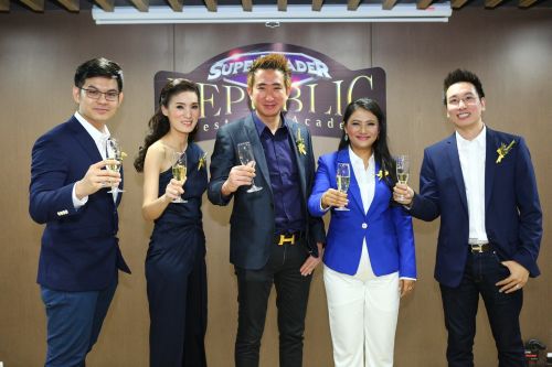 เปิดตัว SUPER TRADER REPUBLIC CO-TRADING SPACE แห่งแรกของประเทศไทย พื้นที่สร้างสรรค์ความรู้การลงทุน สร้างนักลงทุนรายย่อยมืออาชีพ