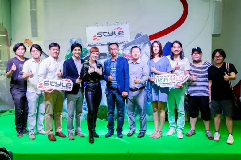 กลุ่มศิลปิน ดารา นำโดยนักแสดงหนุ่มหัวใจรั...