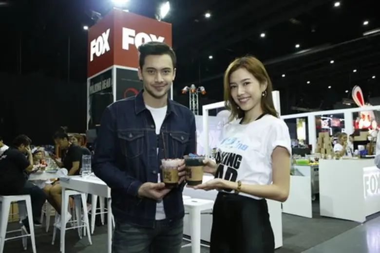 “อินดี้” ควง “แนท” ท้าชิมเมนูหลอนที่ “FOX LAB” บูท FOX ไทย ในงาน “Bangkok Comic Con 2016”