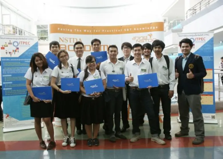 บนโลกของการศึกษาทุกวันนี้ นอกจากใบปริญญาบัตรเพียงใบ...