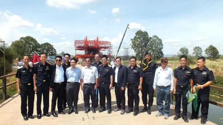 นายกุลิศ สมบัติศิริ อธิบดีกรมศุลกากร เดิน...
