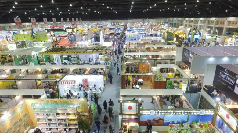 กรมส่งเสริมการค้าระหว่างประเทศ ปลื้มคนแห่ชมงาน THAIFEX-World of Food Asia 2015 วันแรกล้นหลาม ตอกย้ำความสำเร็จอุตสาหกรรมอาหารไทยในเวทีโลก