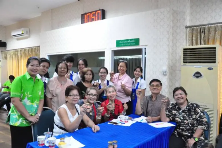 นศ.มทร.ธัญบุรี อบรมการทำยาดมและลูกประคบ คุณตาคุณยาย