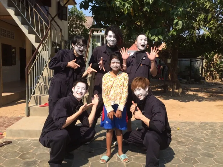 ดีน ฟูจิโอกะ ดาราชื่อดังจากแดนอาทิตย์อุทัยขึ้นแท่นเป็นพิธีกรนำรายการใหม่ล่าสุดที่ทางช่อง เจม (GEM) ดำเนินการผลิตเองเป็นครั้งแรก