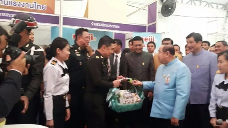 การจัดแสดงผลงานวิจัยและพัฒนาด้านอาวุธ/ยุทโธปกรณ์ และด้านความมั่นคงของกระทรวงกลาโหม ณ ตลาดคลองผดุงกรุงเกษม
