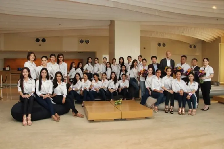 โรงแรมฮิลตัน พัทยา นำโดย มร. รูดอล์ฟ โทรส...
