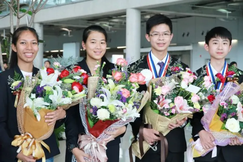 เด็กไทยคว้ารางวัลเวทีอินเทล ไอเซฟ มหกรรมประกวดโครงงานวิทยาศาสตร์และวิศวกรรมระดับโลก 2016