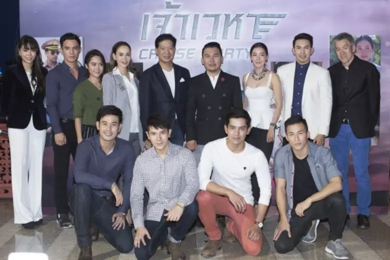 ”ทรูโฟร์ยู” จัดดินเนอร์หรู “เจ้าเวหา ครูซปาร์ตี้” กระทบไหล่ “อั้ม-นุ่น”