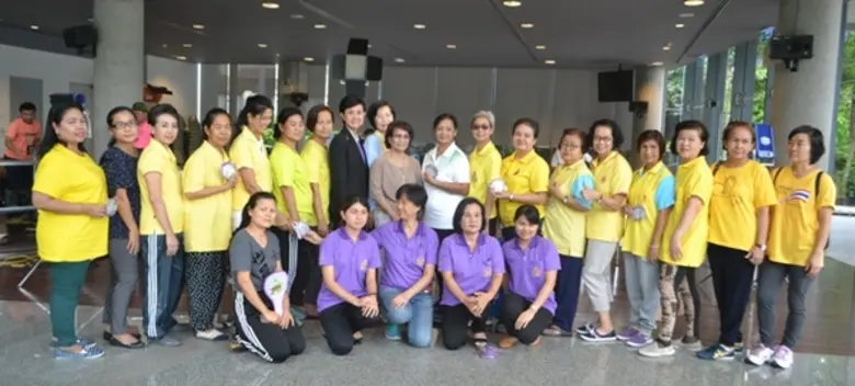 แพทย์หญิงนภาพรรณ วิริยะอุตสาหกุล ผู้อำนวยการ สำนักโ...