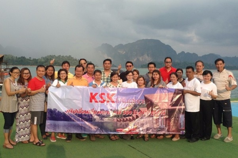 Cindy Kua (front row, 7th right), Chief E...