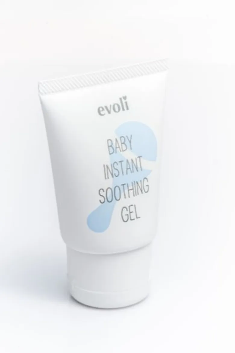 Evoli Baby Instant Soothing Gel “LOVE HEALS ALL” มอบสัมผัสรักที่ปลอบประโลมผิวอย่างอ่อนโยน ผ่านความเย็นสบายแด่คนพิเศษของคุณ