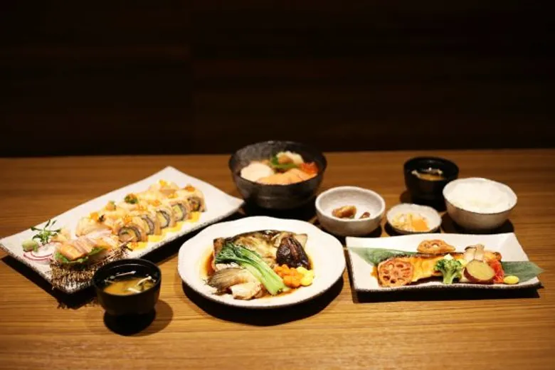 ร้านอาหารญี่ปุ่นเซ็น เสิร์ฟแคมเปญ “Salmon Hunter” คัดสรรค์เมนูแซลมอนสดใหม่สไตล์ญี่ปุ่นแท้ เอาใจคนรักสุขภาพ