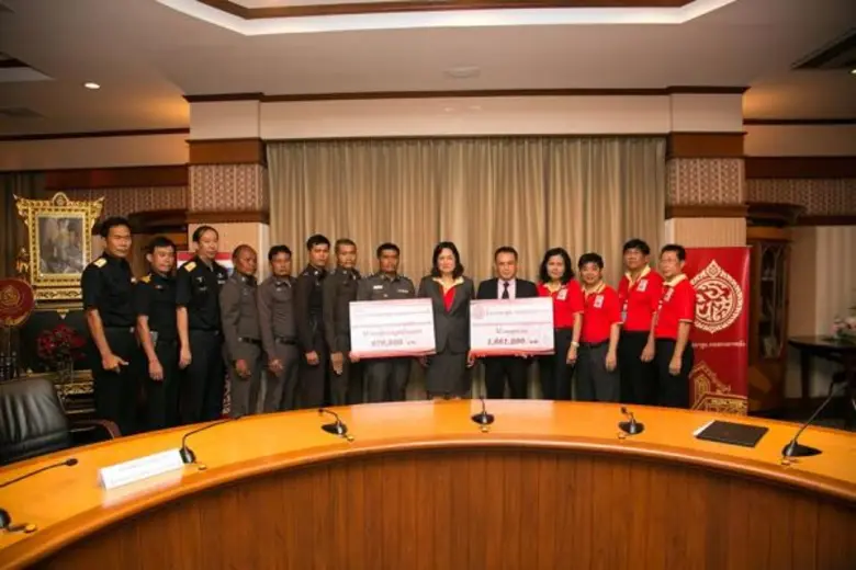 นางสาวดาวน้อย สุทธินิภาพันธ์ ผู้อำนวยการย...