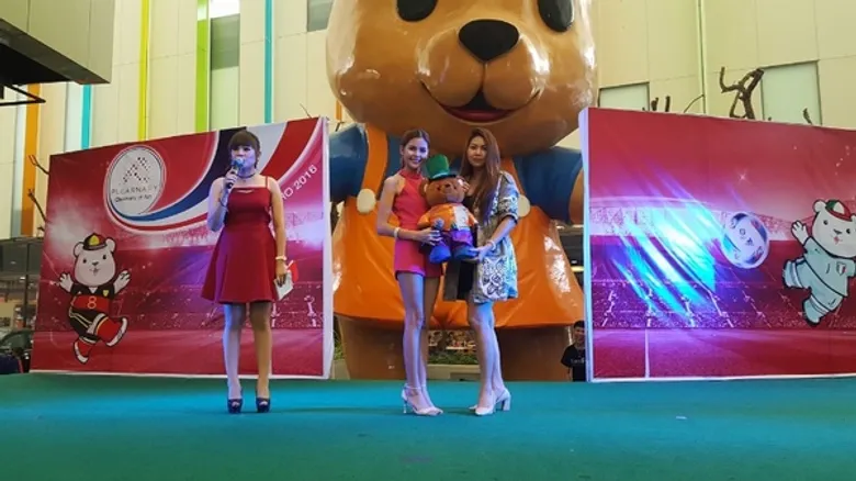 สุดฟินกระทบไหล่ “ไข่มุก เดอะวอยซ์” ณ เพลินนารี่ มอลล์ (วัชรพล)