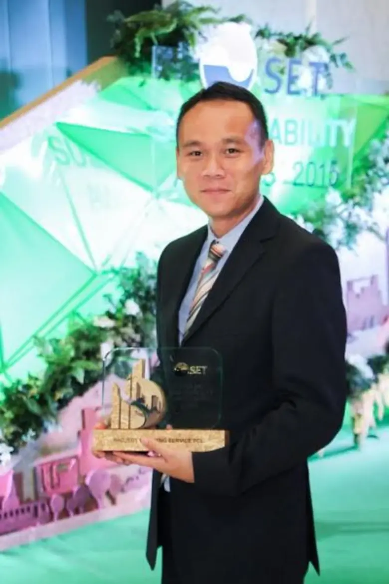 หลังจากเป็นผู้จัด รายการช่างมันส์ ในวิทยุ...