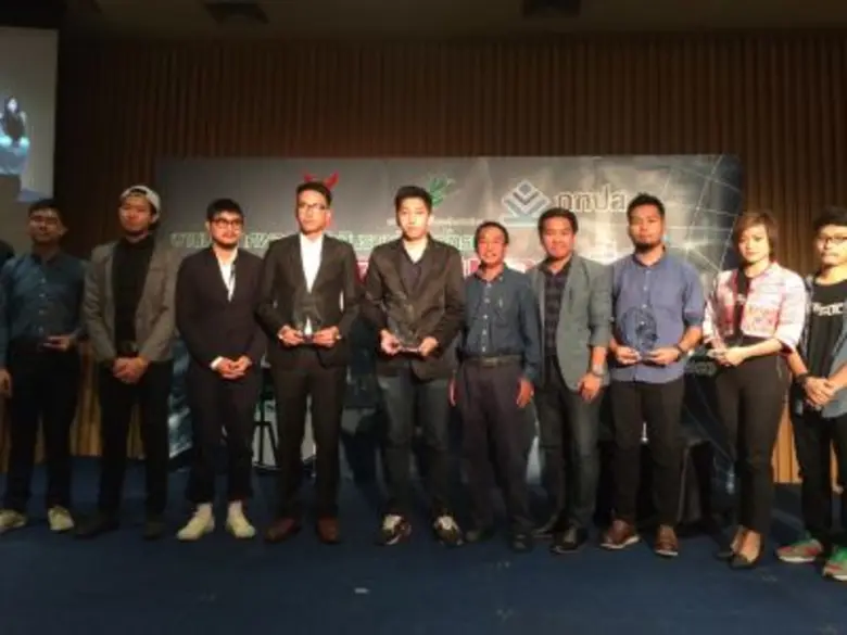 ภาพข่าว: รายการสปริง รีพอร์ต คว้า 2 รางวัล “รางวัลข่าวโทรทัศน์สืบสวนสอบสวน” และ “รางวัลฐานันดร 4 ทองคำ”