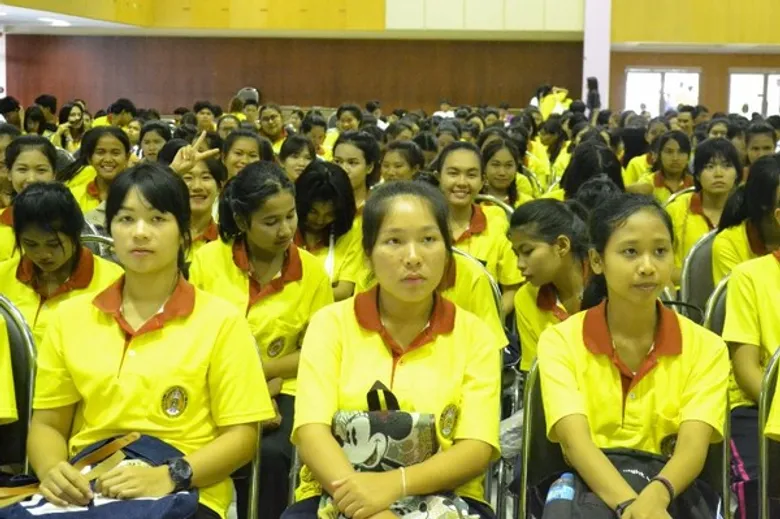 ประชุมนักศึกษาใหม่ภาคปกติ มรธ.สป.ประจำปีการศึกษา 2559