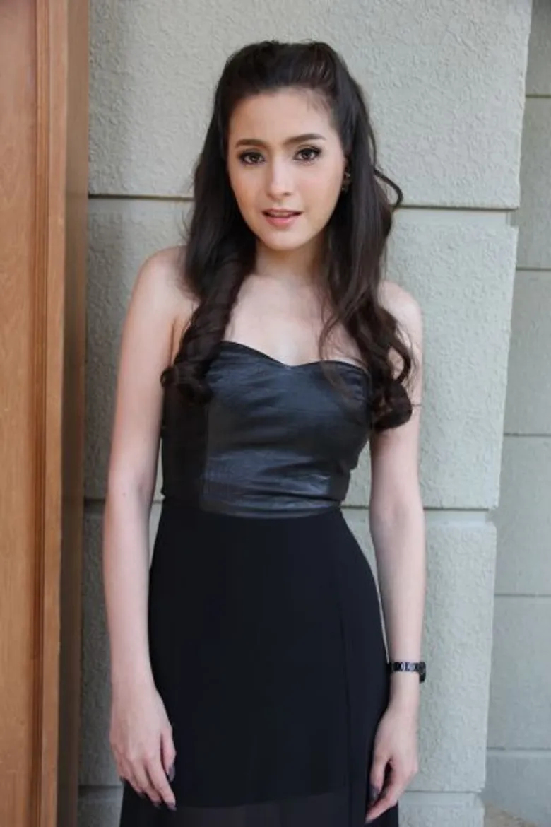 “ณฉัตร”น้อบรับฉายา “สวยประหาร” สลัดภาพนางงามสาวเซ็กซี่บู๊สนั่นจอ