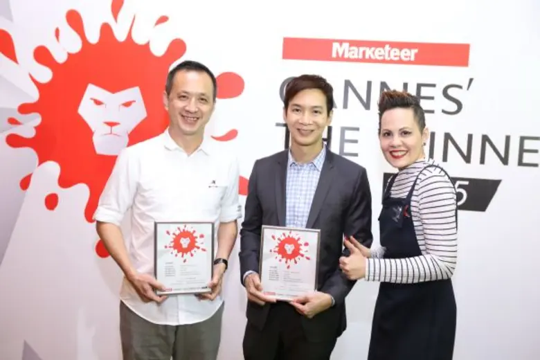 ซัมซุง นำโดย วาริท จรัณยานนท์ (กลาง)ผู้จั...
