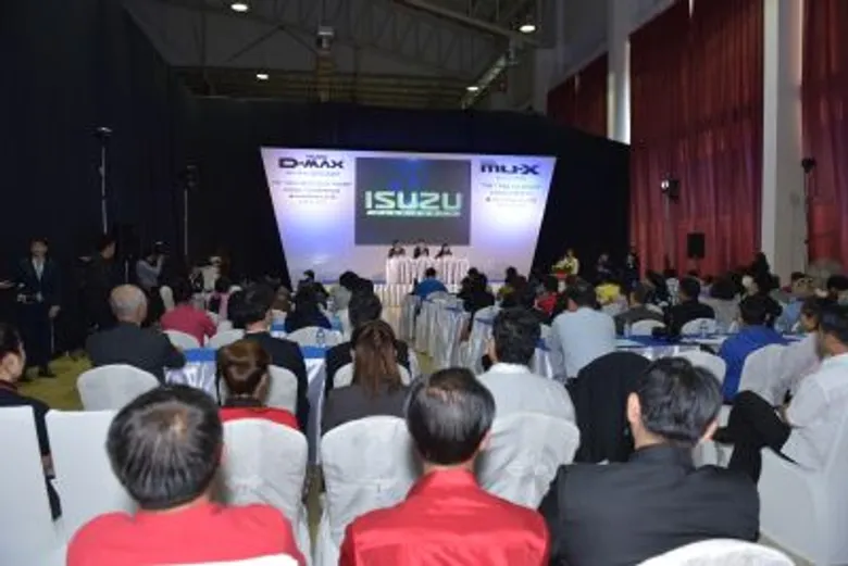ตรีเพชรอีซูซุประกาศปลุกแบรนด์ “อีซูซุ” ในลาว "เปลี่ยนครั้งใหญ่" ยกระดับงานขายคู่บริการ