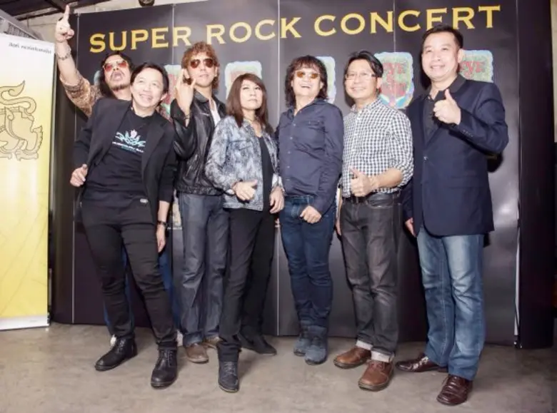 พลิกประวัติศาสตร์หน้าดนตรีครั้งใหญ่ รวมสุดยอด 11 ศิลปินระดับแม่เหล็กของไทย พร้อมโชว์พลังเสียงอันเป็นเอกลักษณ์ในสไตล์สากล บนเวที LOVE & HURT : SUPER ROCK CONCERT
