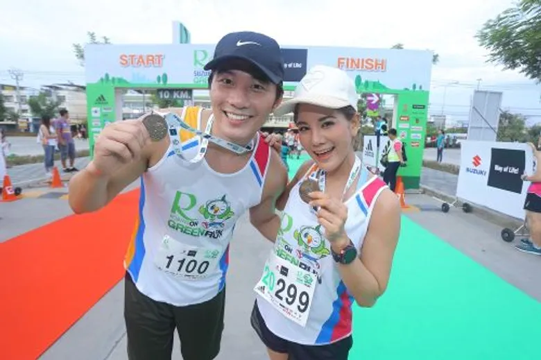 นาวินต้าร์ - บี้ เคพีเอ็น แทคทีม ก้อย รัชวิน และ โย ยศวดี พร้อมด้วยเหล่านักวิ่งหัวใจสีเขียว 17,000 คน ร่วมวิ่งปลูกป่า 17,000 ต้น อย่างคึกคัก 17 สนามทั่วไทย ในงาน “robinson suzuki green run”