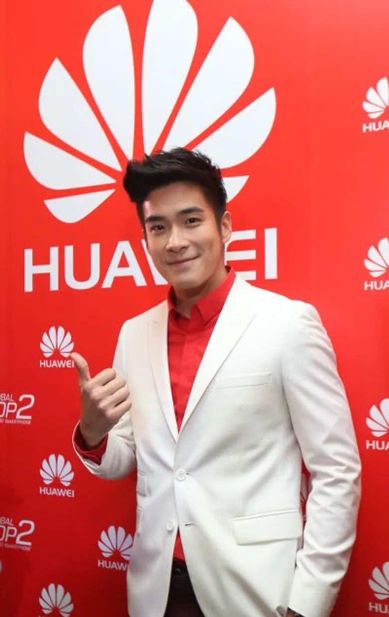 “อนันดา – อาเล็ก” ชวนเหล่าดารา-เซเลบริตี้เปิดศึก “Worldfie War” กิจกรรมถ่ายภาพเปลี่ยนมุมมองด้วยกล้องมือถือ “หัวเว่ย P9”