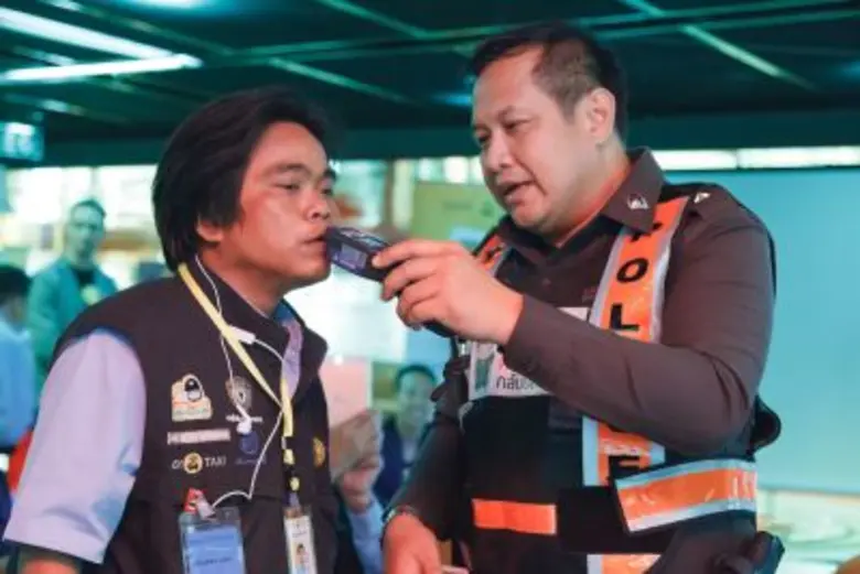 อุบัติเหตุบนท้องถนนนับเป็นปัญหาสำคัญระดับ...