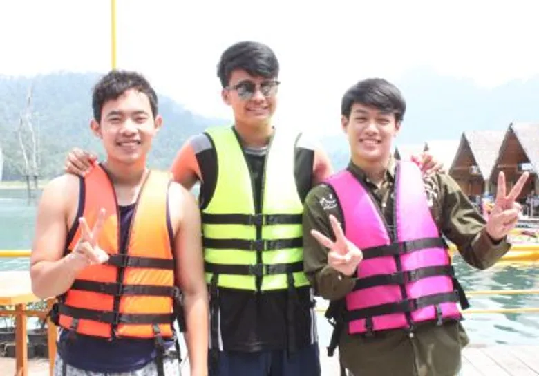 “คูลเจกัญ-คูลเจนิค” พาผู้ฟังดื่มด่ำธรรมชาติ สูดโอโซนเต็มปอด “ปอ-นนท์-หนุ่ม” แท็กทีมส่งความสนุก “คูลฟาเรนไฮต์ 93” เอาท์ติ้ง 11 # เขื่อนเชียวหลาน”