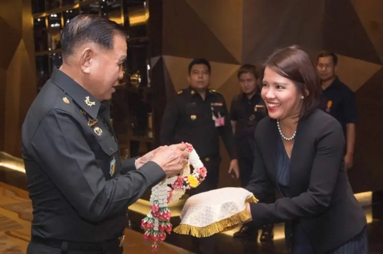 นิศรา คำผ่อง (ขวา) ผู้อำนวยการฝ่ายสื่อสาร...
