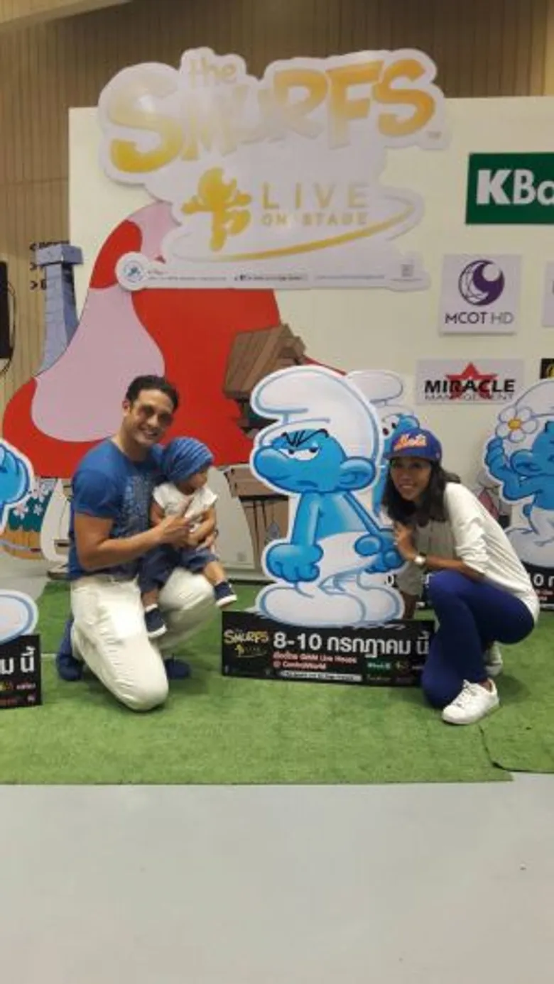 “บอย ปกรณ์-น้องวันใหม่” สัมผัสความตระการตา The SMURFS Live on Stage Bangkok 2016
