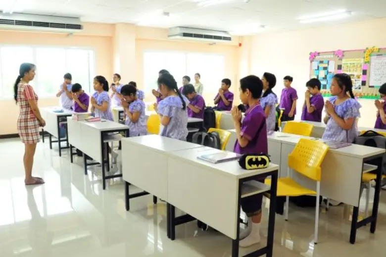ผศ.ดร.รุ่งอรุณ รังรองรัตน์ ผู้อำนวยการโรง...