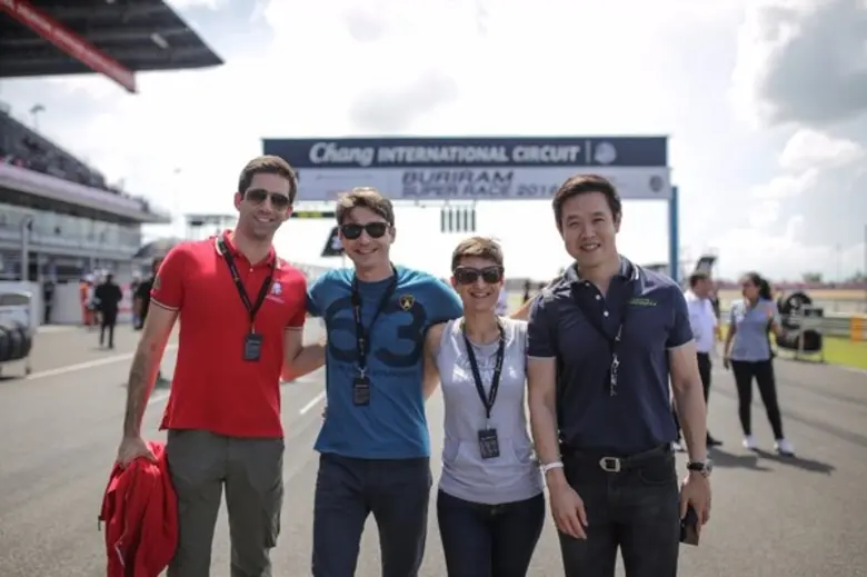 คุณวิทวัส ชินบารมี กรรมการผู้จัดการ บริษั...