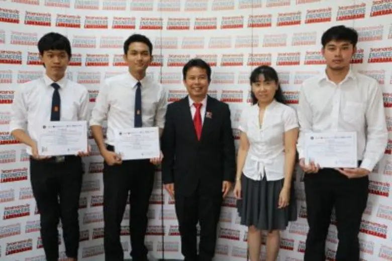 คณะวิศวกรรมศาสตร์ สจล. นำโดย รศ.ดร. คมสัน...