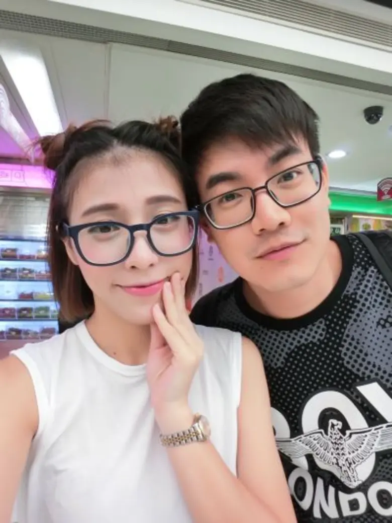 “แอปเปิ้ล” แฮปปี้รัก “ฟลุค” ลงตัวลั่นแต่งแน่ปีหน้า เดินหน้าลุย “กลูต้า ออร่า ไวท์” ต่อยอด เซ็นโทรล คลินิก